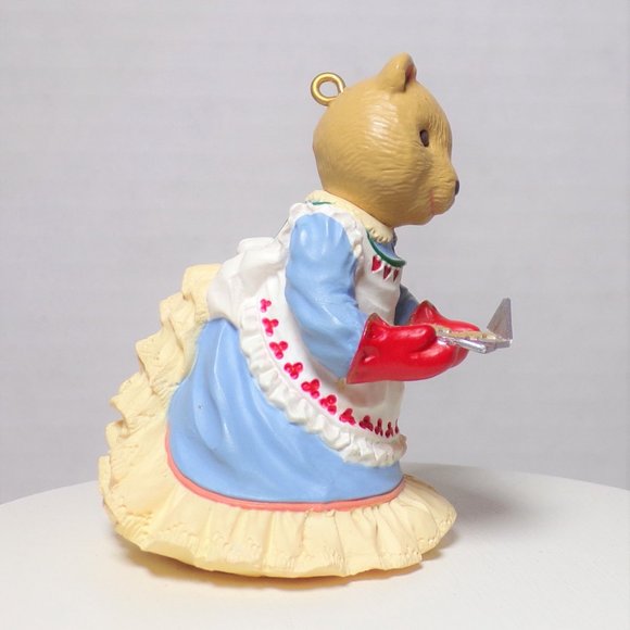 Hallmark The Bearingers Victoria Circle Bear Family 5 Ornaments Christmas 1993 - Picture 15 of 16